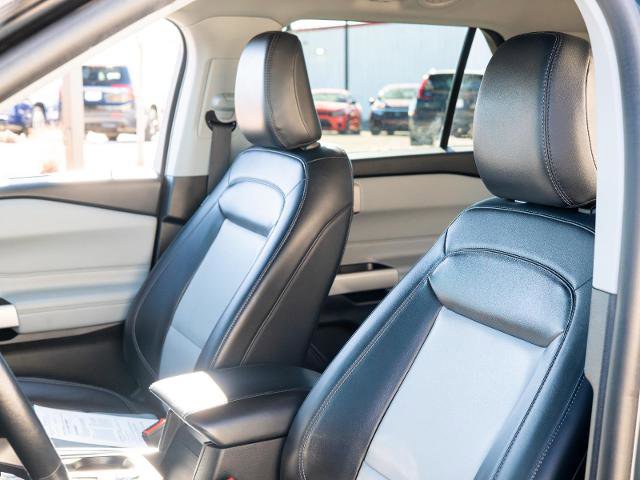 Certified 2022 Ford Explorer XLT w/ Equipment Group 202A image 18