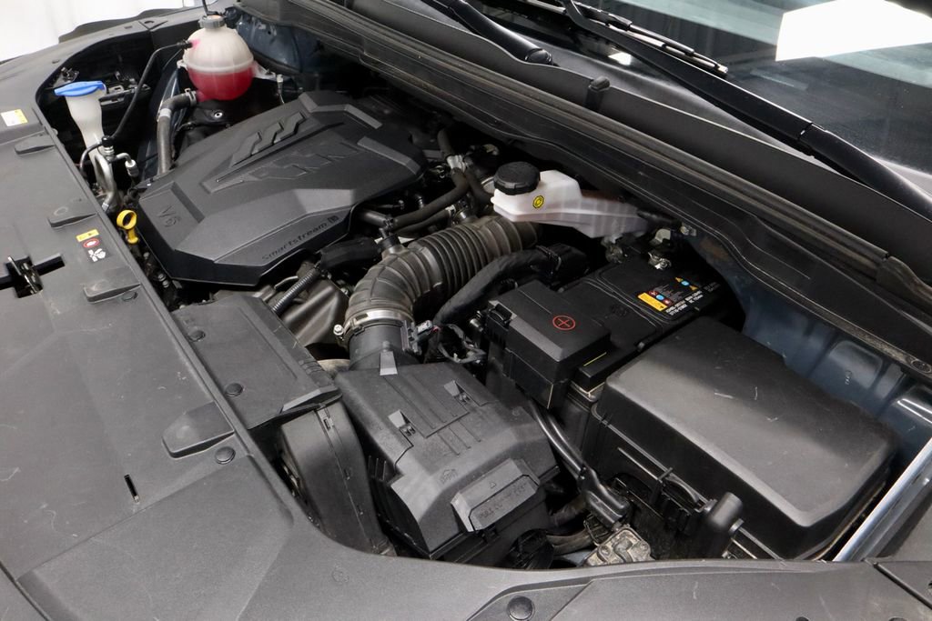 Used 2023 Kia Carnival EX FWD image 16