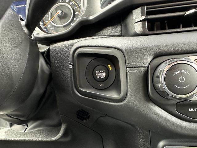 Used 2024 Jeep Wrangler Unlimited Sahara w/ Technology Group AWD/4WD image 25