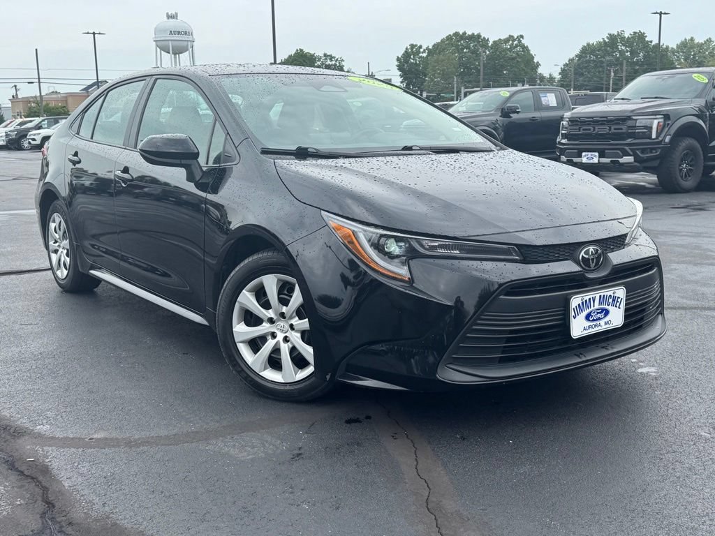 Used 2025 Toyota Corolla LE FWD image 1