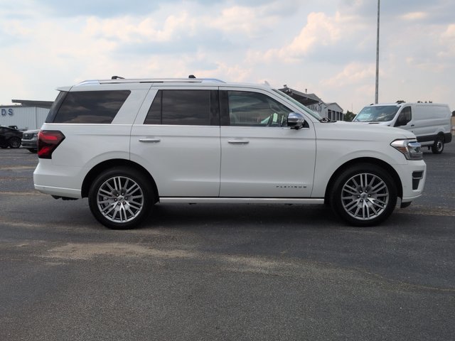 Certified 2022 Ford Expedition Platinum AWD/4WD image 3