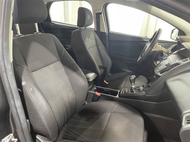 Certified 2018 Ford Focus SE FWD image 25