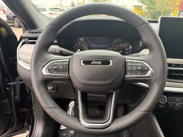 Used 2025 Jeep Compass Limited AWD/4WD image 20