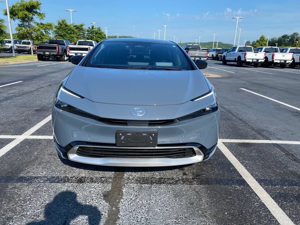 Used 2024 Toyota Prius Prime Premium FWD image 2