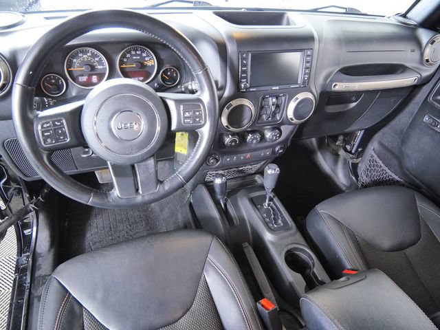 Used 2017 Jeep Wrangler Unlimited Sahara AWD/4WD image 3