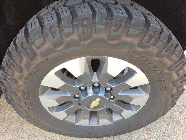 Used 2021 Chevrolet Silverado 2500 Custom w/ Custom Value Package AWD/4WD image 18