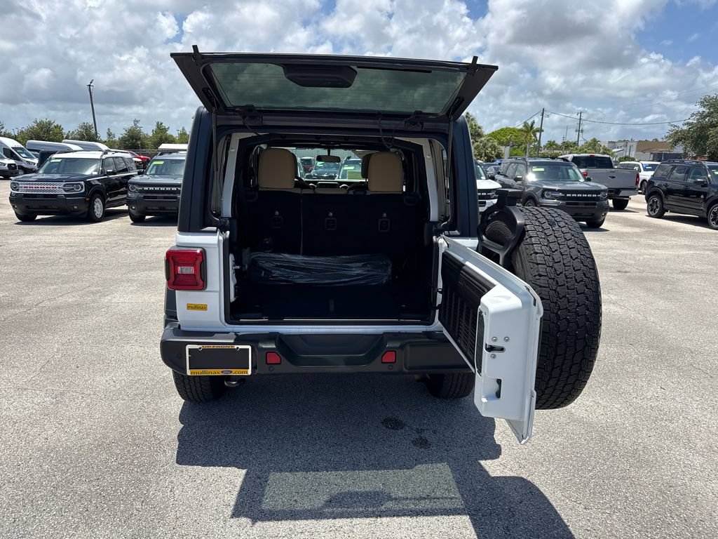 Used 2018 Jeep Wrangler Unlimited Sport S AWD/4WD image 25