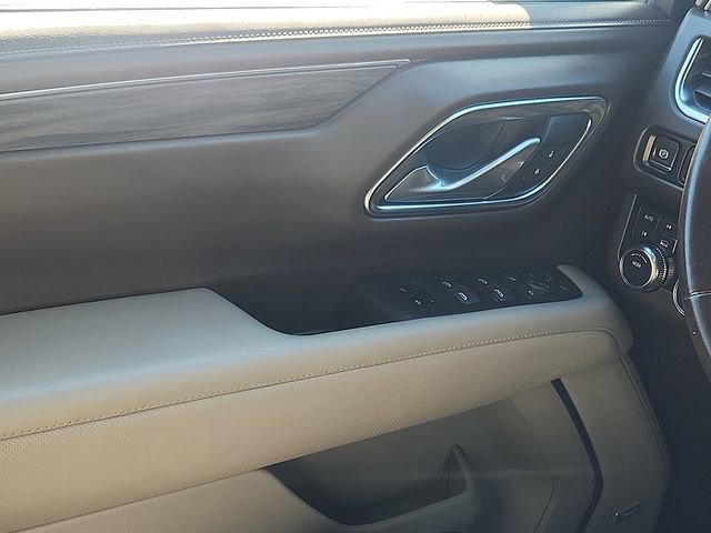 Used 2024 GMC Yukon XL SLT w/ SLT Luxury Package image 11