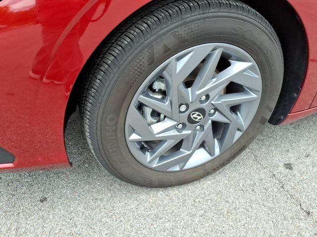 Used 2024 Hyundai Elantra SEL FWD image 15