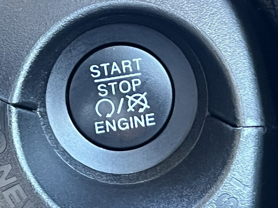 Used 2022 Jeep Renegade Limited w/ Sun, Sound & Wheels Group image 32