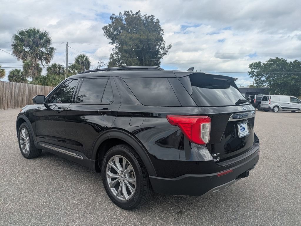 Certified 2023 Ford Explorer XLT w/ Equipment Group 202A AWD/4WD image 8