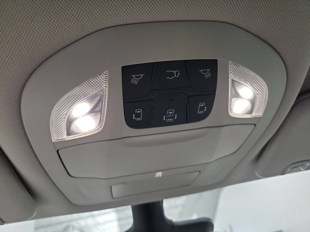 Used 2023 Chrysler Voyager LX FWD image 48
