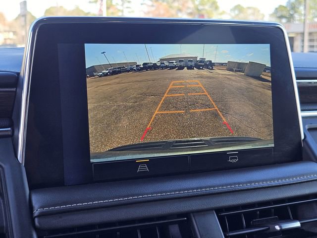 Used 2023 Chevrolet Suburban Premier image 11