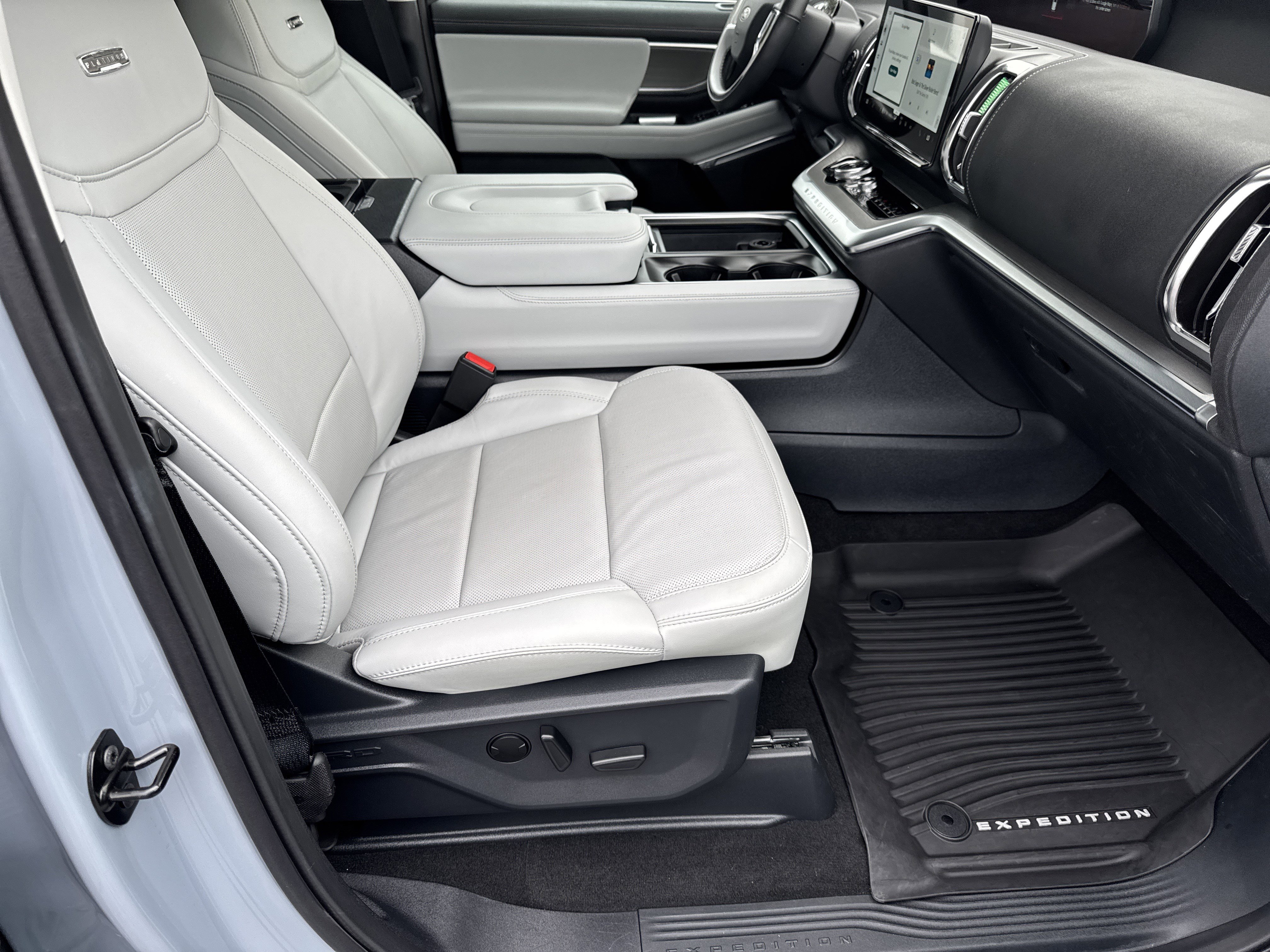 Certified 2025 Ford Expedition Max Platinum w/ Driver's Package image 13