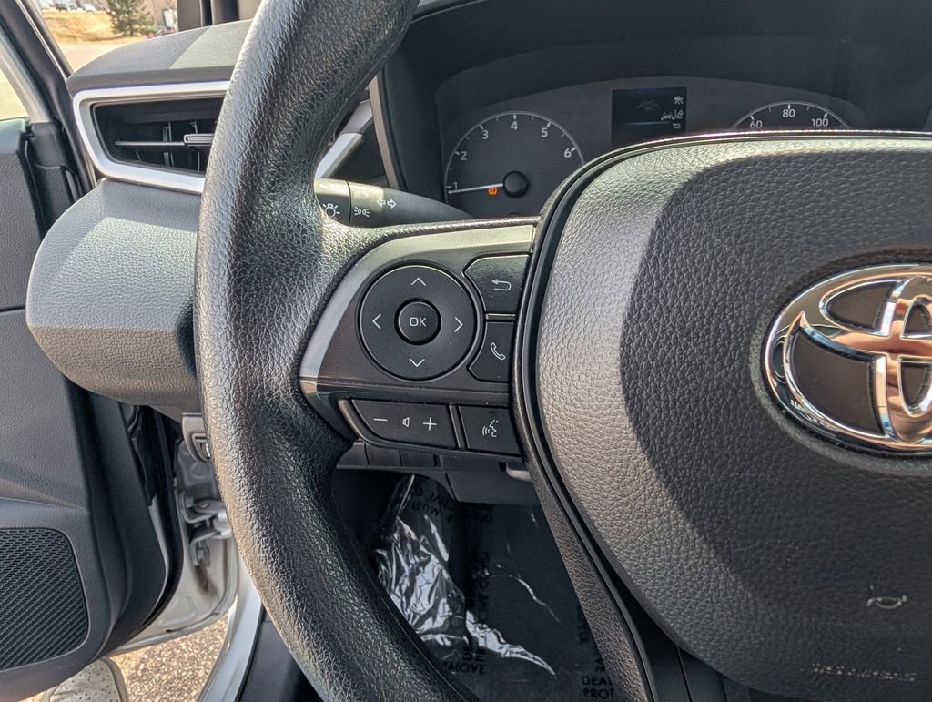 Used 2025 Toyota Corolla LE image 26
