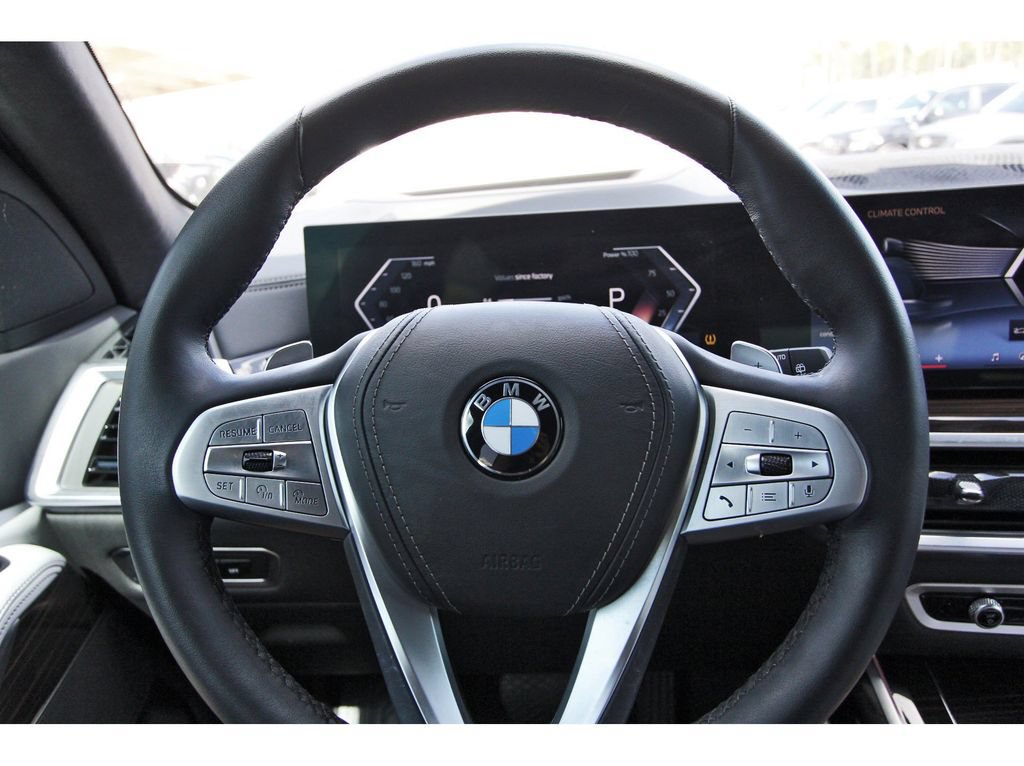 Used 2024 BMW X7 xDrive40i w/ Climate Comfort Package AWD/4WD image 15