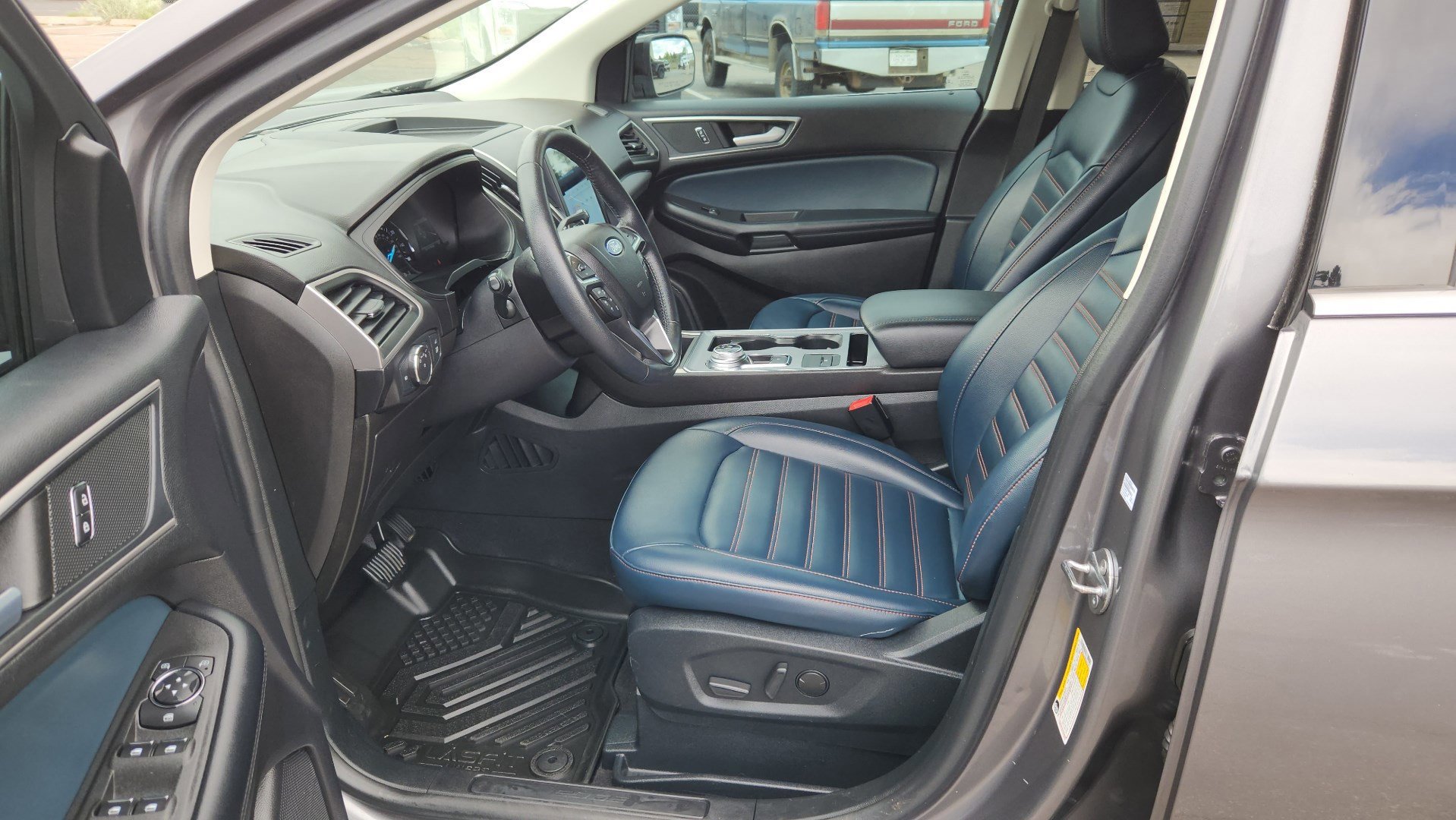 Certified 2022 Ford Edge SEL w/ Sport Appearance Package AWD/4WD image 24