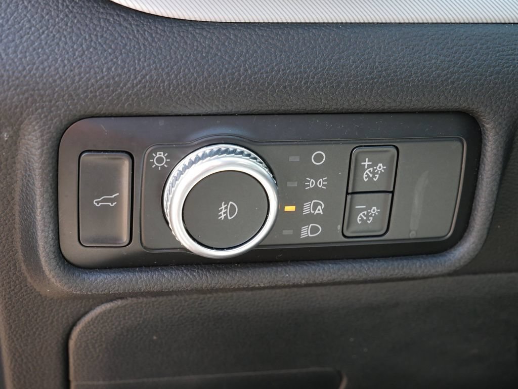 Certified 2021 Ford Explorer XLT w/ Equipment Group 202A AWD/4WD image 19