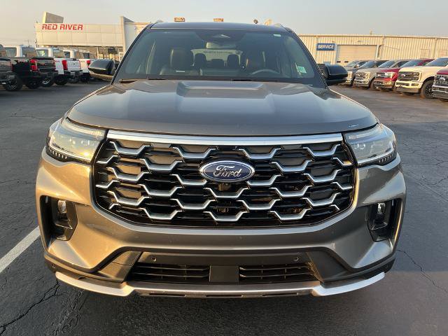 Certified 2025 Ford Explorer Platinum AWD/4WD image 2