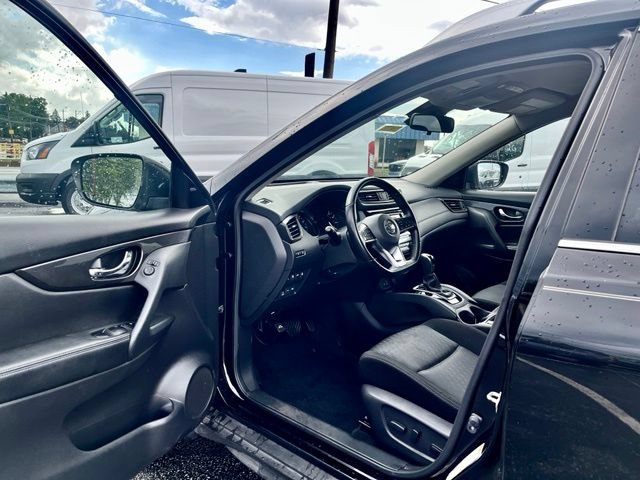 Used 2020 Nissan Rogue SV AWD/4WD image 8