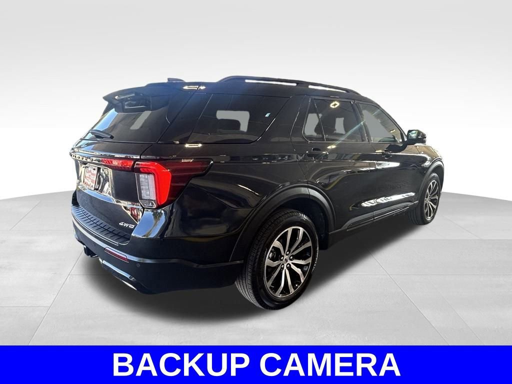 Certified 2025 Ford Explorer ST-Line image 3