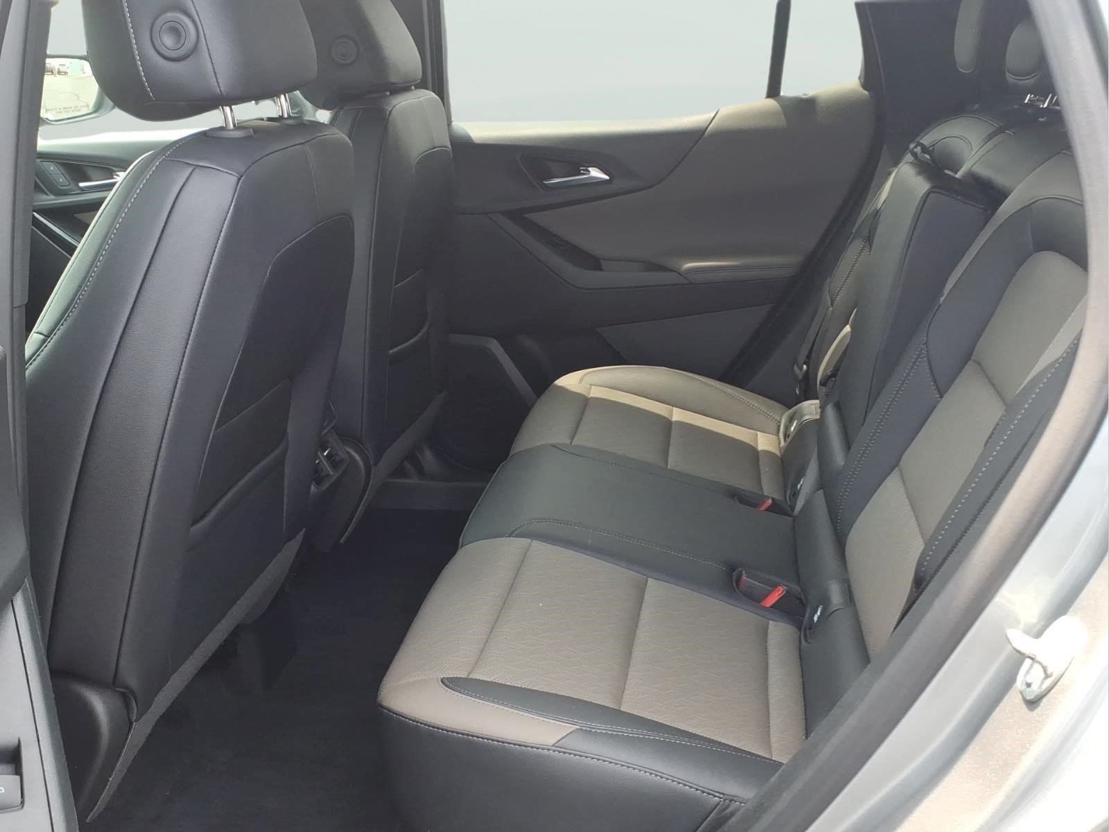 Used 2025 Chevrolet Equinox LT w/ Convenience Package II AWD/4WD image 13