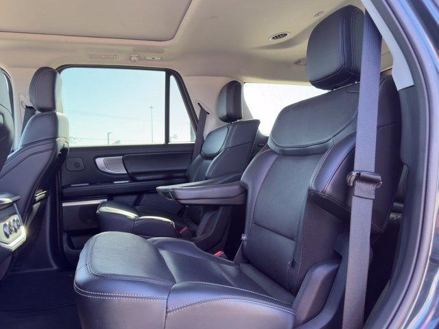 Certified 2025 Ford Expedition Platinum w/ Driver's Package AWD/4WD image 17