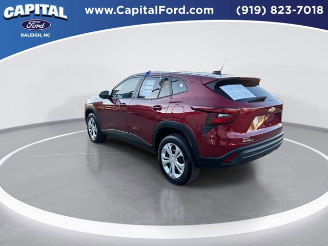 Used 2025 Chevrolet Trax LS image 4