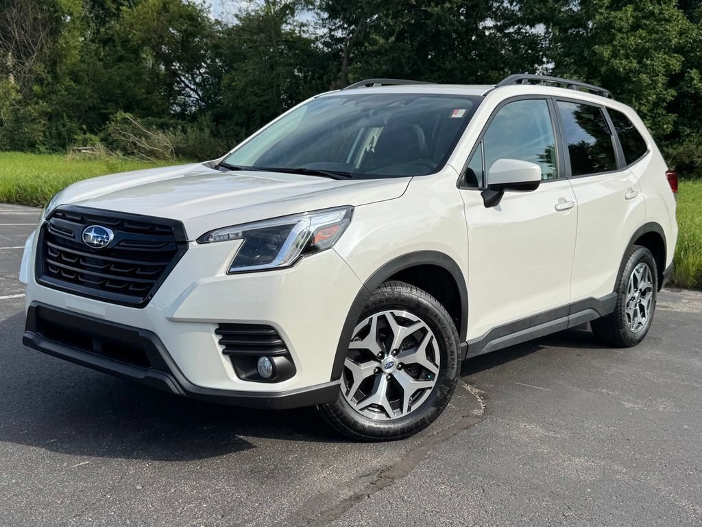 Used 2022 Subaru Forester Premium AWD/4WD image 2