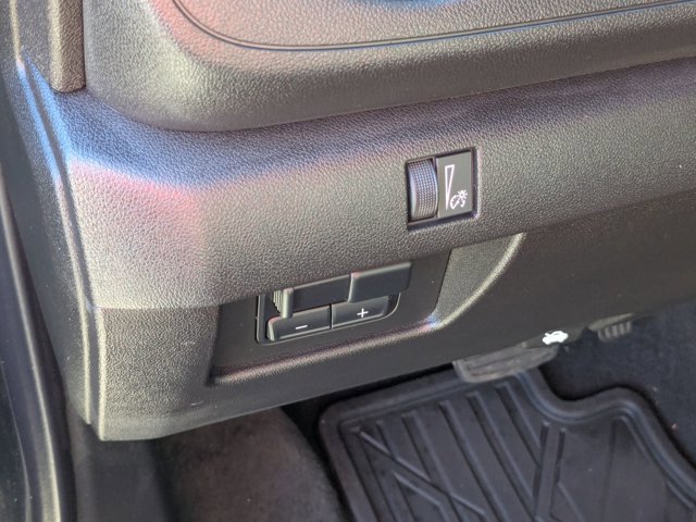 Used 2024 Chevrolet Colorado Trail Boss w/ Technology Package image 19