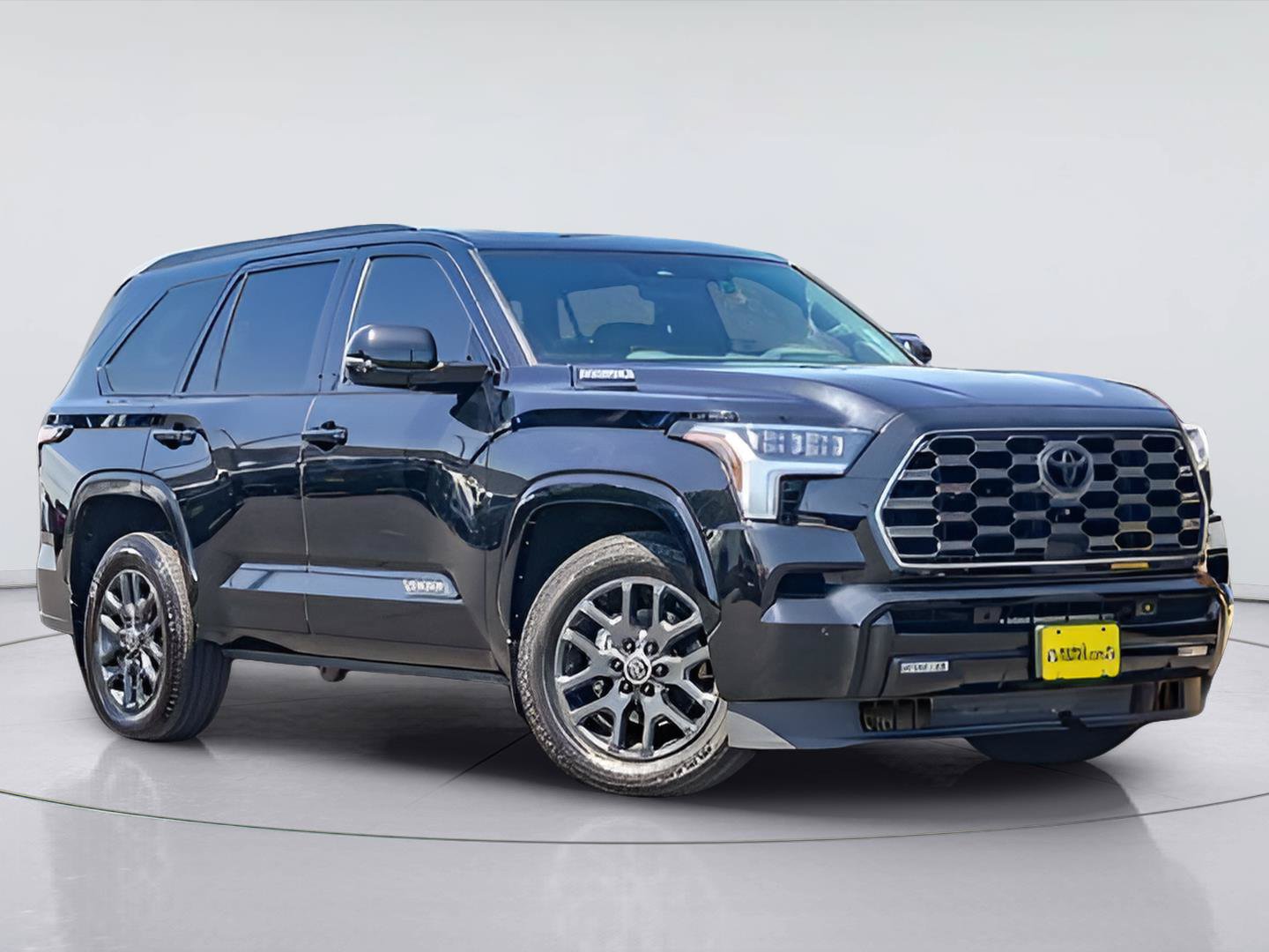 Used 2024 Toyota Sequoia Platinum AWD/4WD image 1