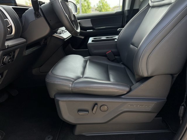 Certified 2025 Ford Expedition Max Active AWD/4WD image 13