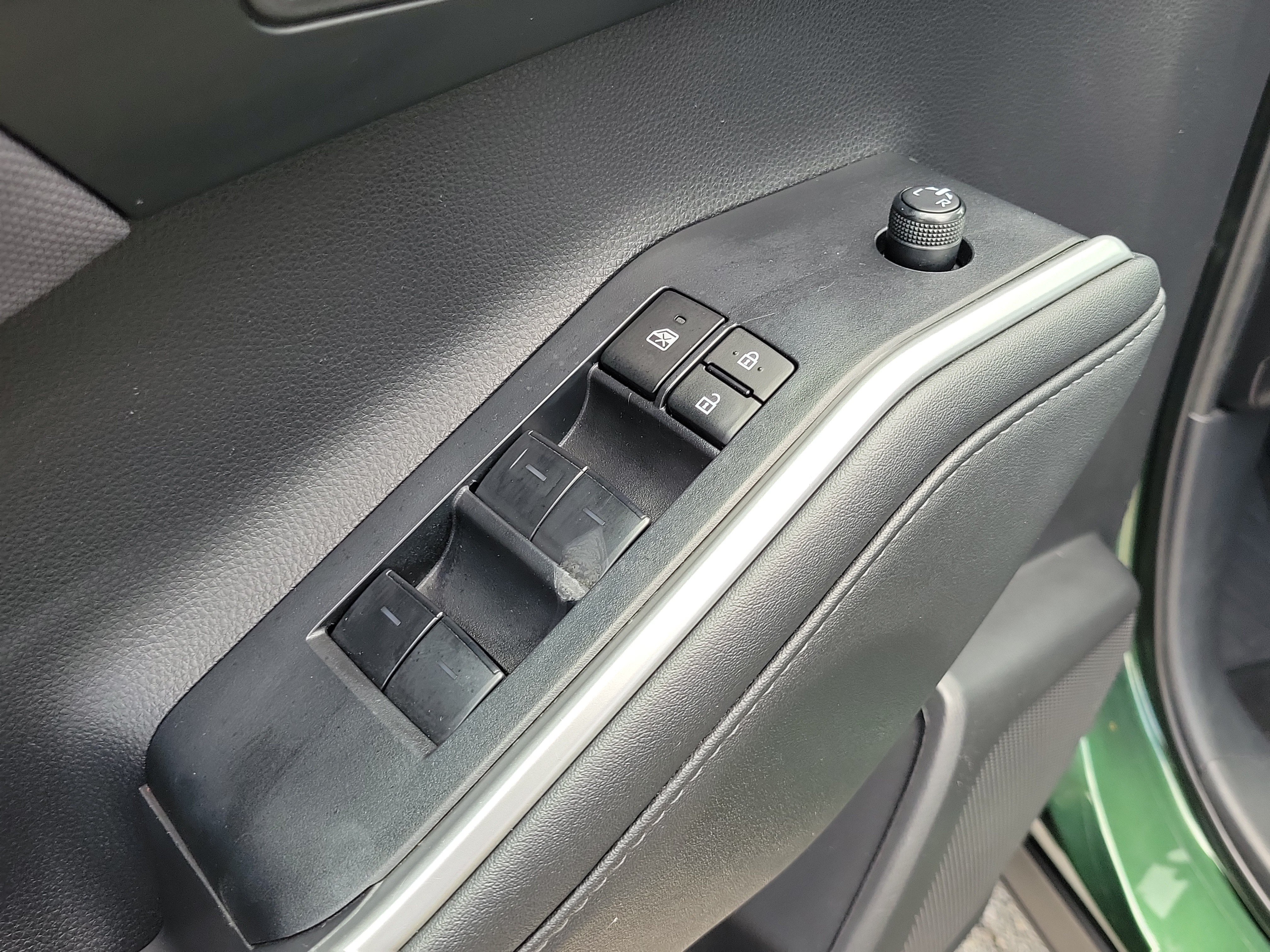 Used 2023 Toyota Highlander LE FWD image 20