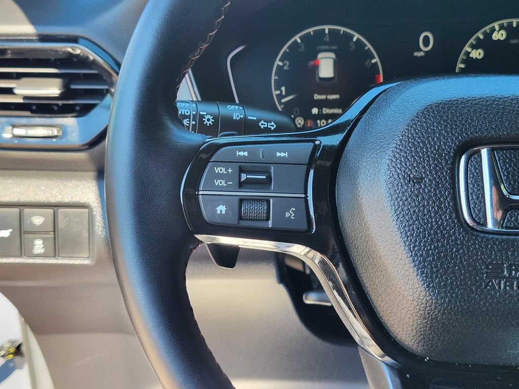 Used 2025 Honda Pilot TrailSport image 30