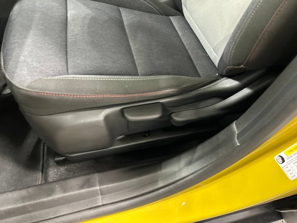 Used 2024 Chevrolet Trax RS w/ Sunroof Package FWD image 12