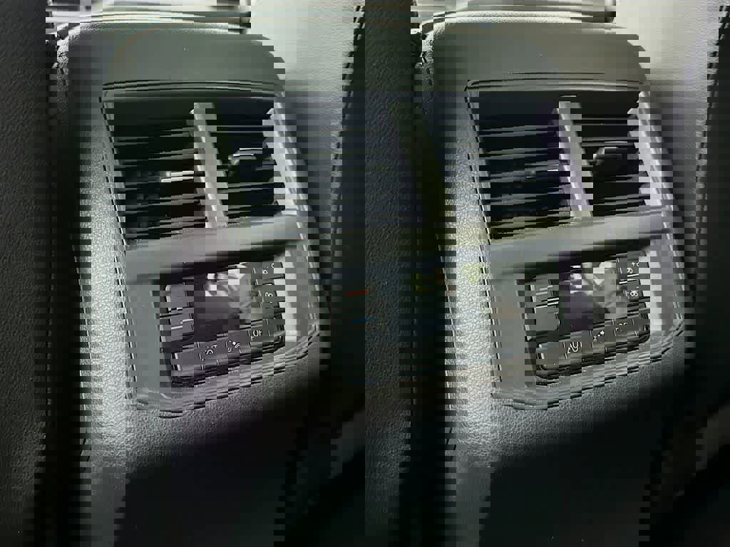 Used 2021 Volkswagen Atlas SE w/ Panoramic Sunroof Package image 13