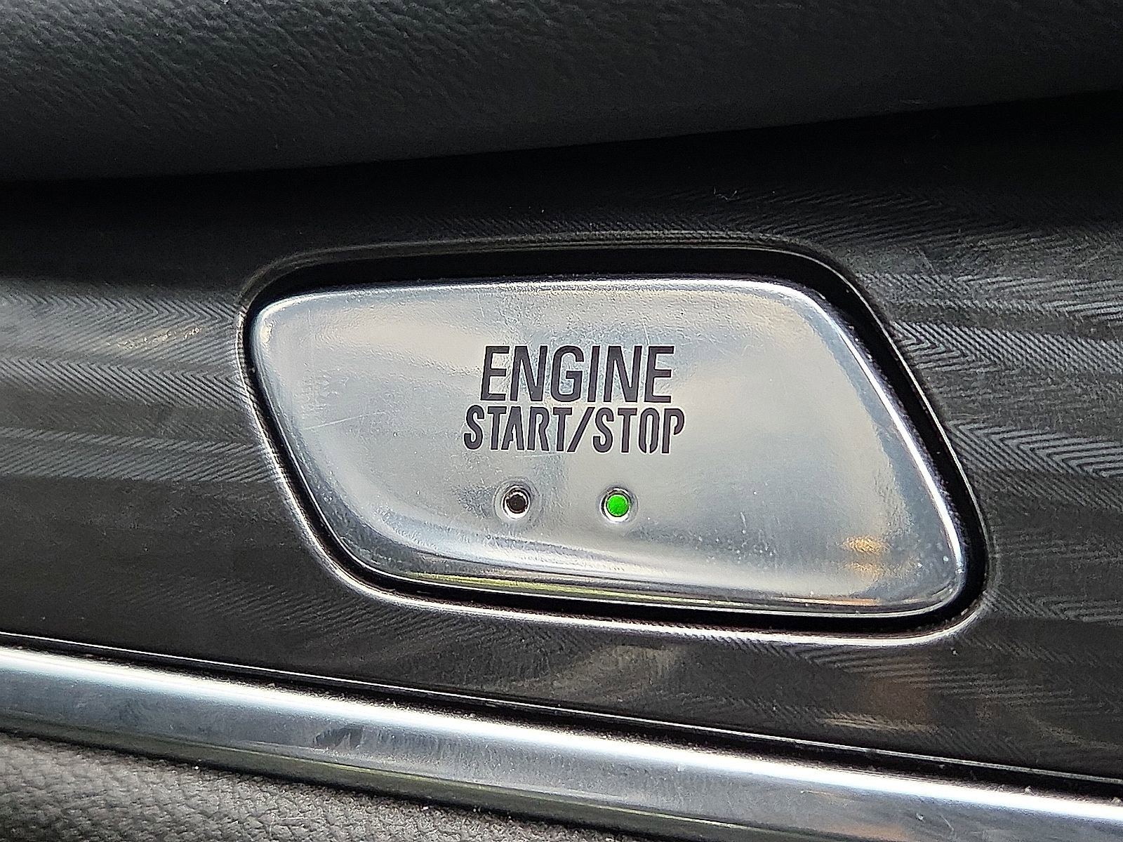 Used 2024 Buick Enclave Essence image 19