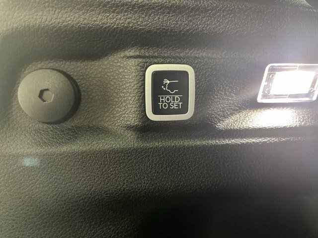 Used 2025 Jeep Grand Cherokee L Altitude AWD/4WD image 5