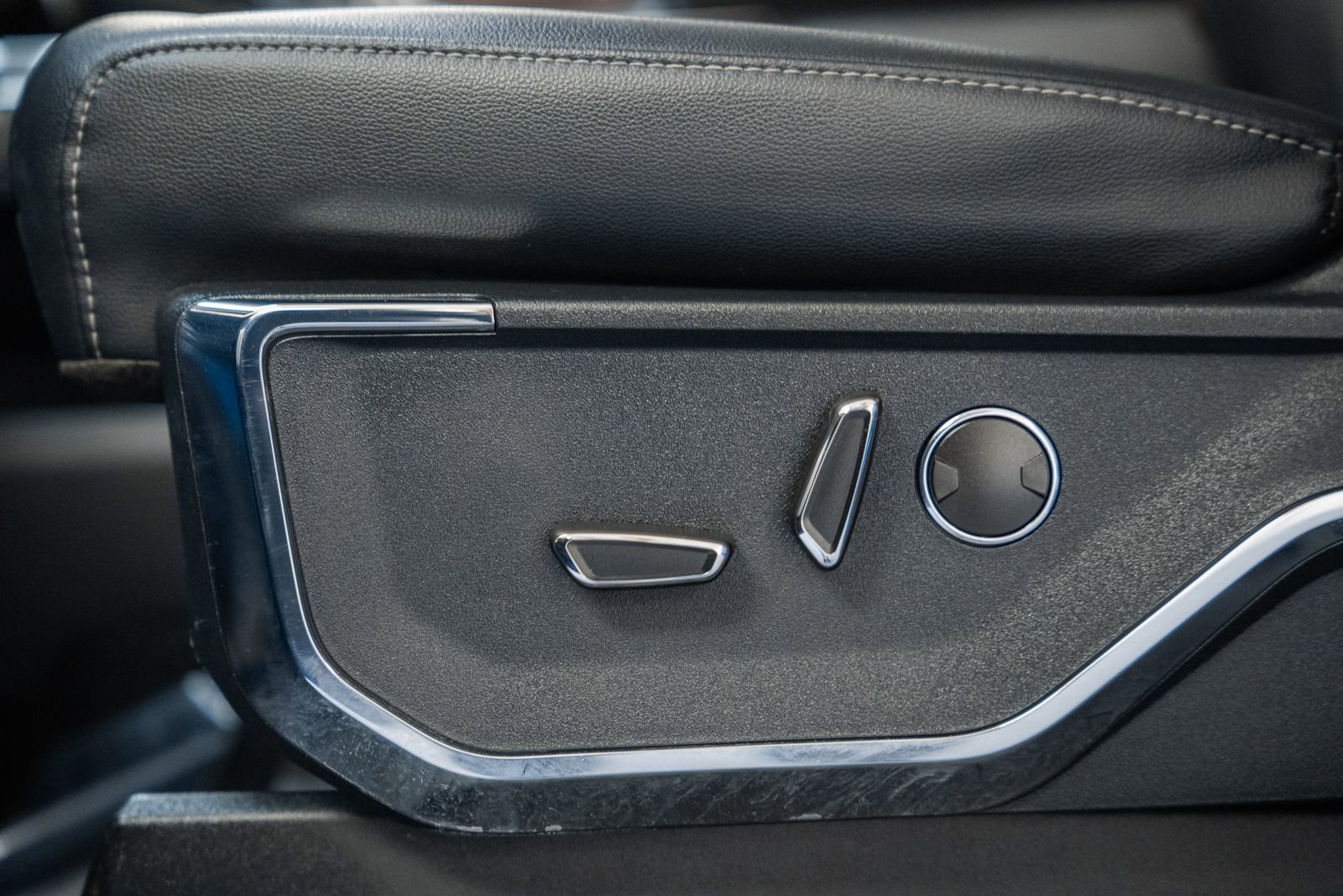 Certified 2023 Ford F150 Lariat w/ Equipment Group 502A High image 42