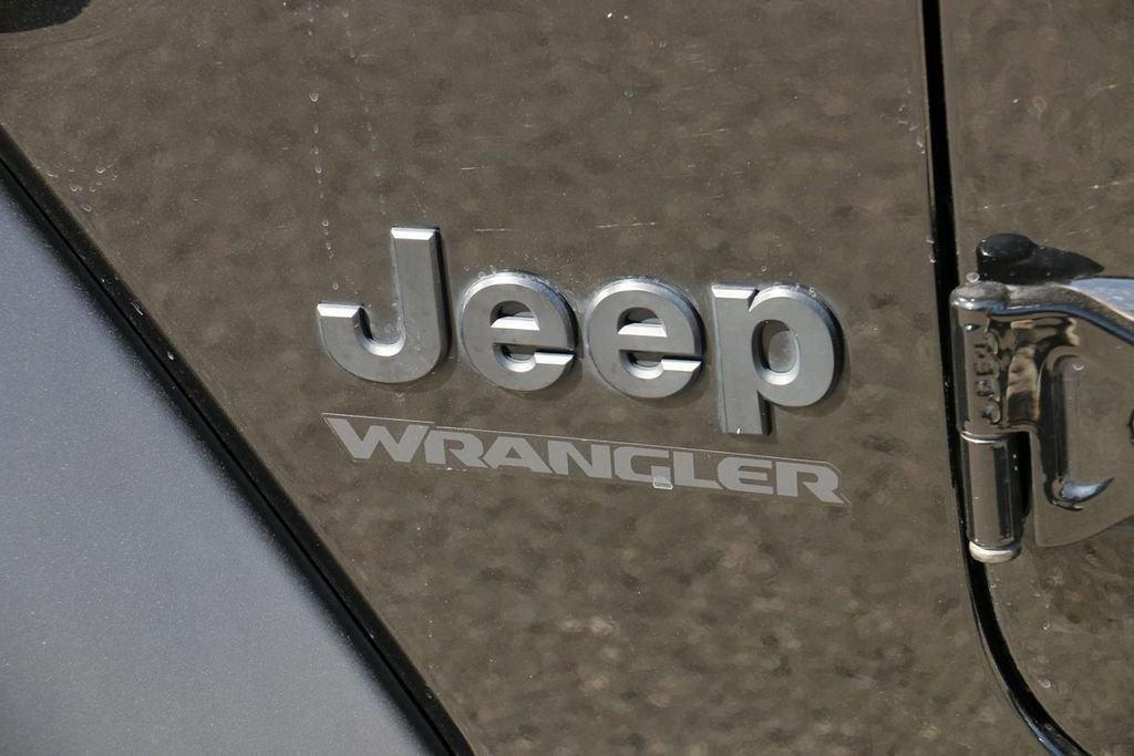 Used 2022 Jeep Wrangler Sport image 9