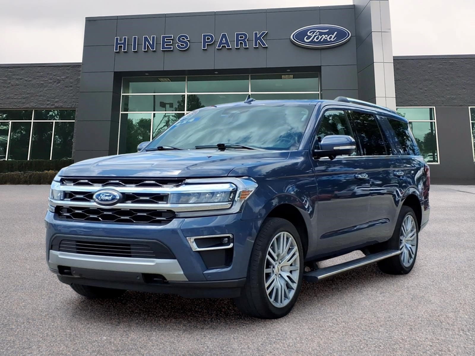 Certified 2023 Ford Expedition Limited AWD/4WD image 3