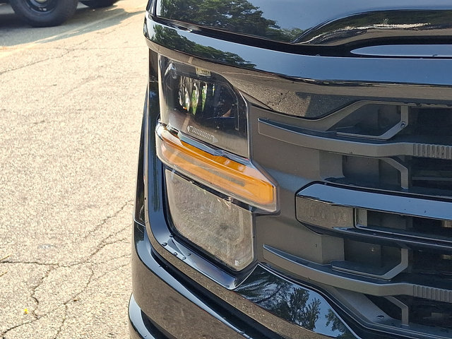 Certified 2025 Ford F150 XLT w/ Equipment Group 302A MID AWD/4WD image 19
