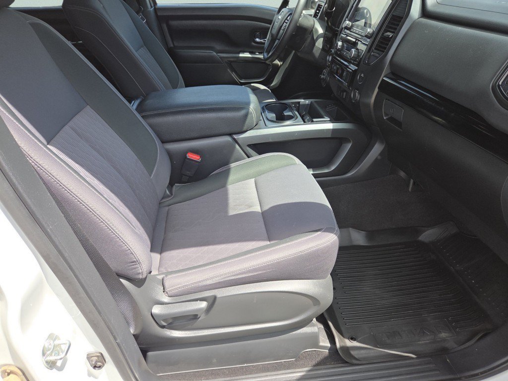 Used 2023 Nissan Titan SV w/ SV Convenience Package AWD/4WD image 32