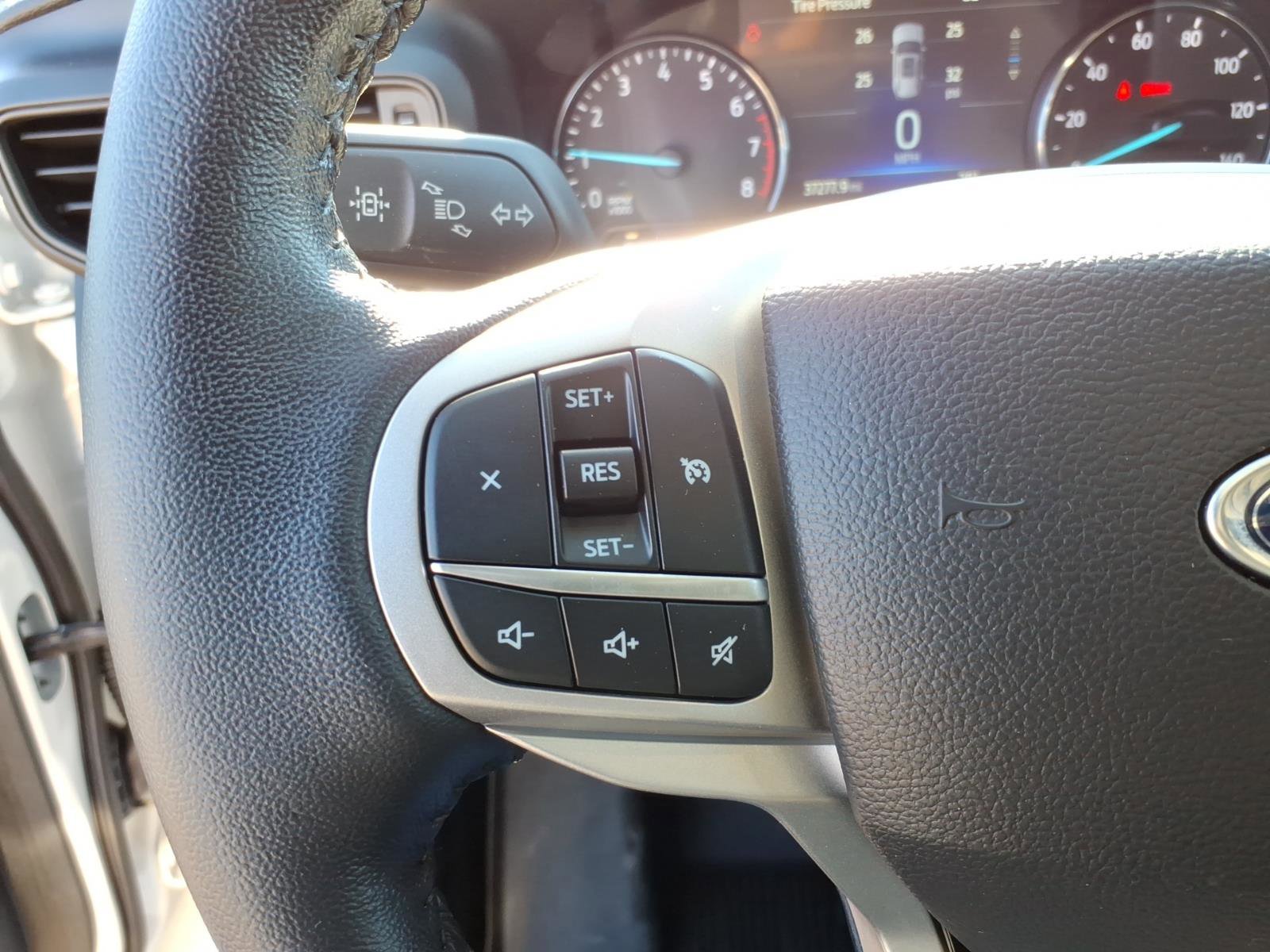 Certified 2022 Ford Explorer XLT image 18