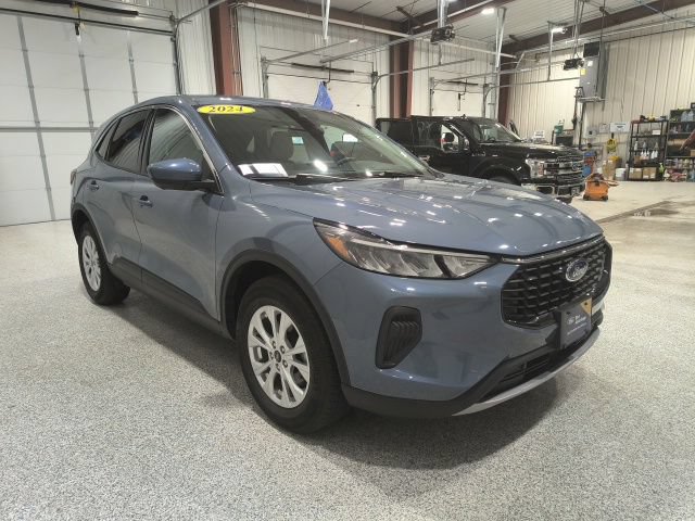 Certified 2024 Ford Escape Active w/ Tech Pack #2 AWD/4WD image 4