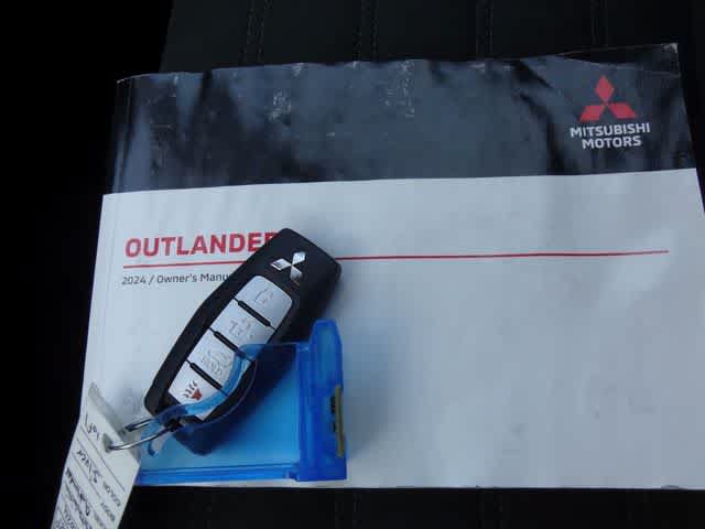 Used 2024 Mitsubishi Outlander SE AWD/4WD image 30