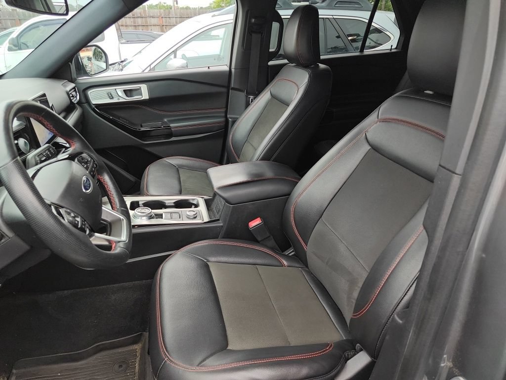 Certified 2022 Ford Explorer ST-Line w/ Class IV Trailer Tow Package AWD/4WD image 8