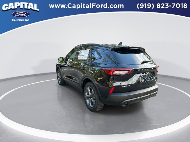 Certified 2025 Ford Escape ST-Line Select AWD/4WD image 6