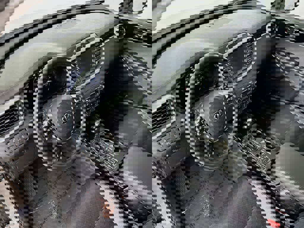 Used 2019 Kia Sorento SX image 2