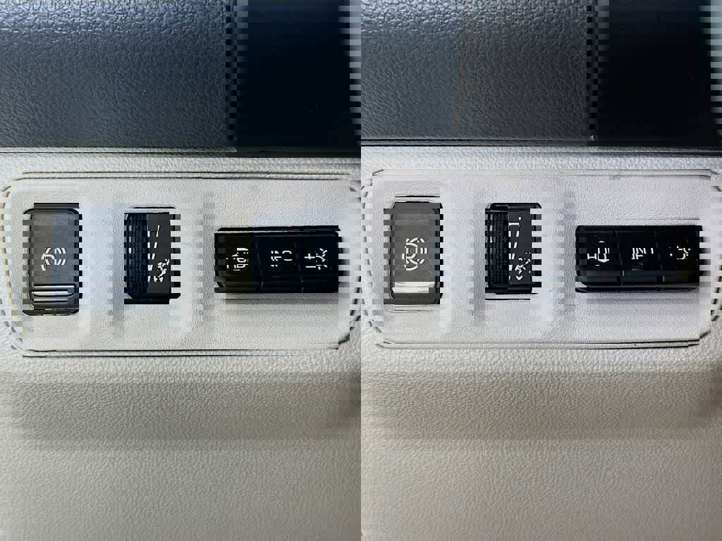 Used 2020 GMC Acadia Denali w/ Technology Package image 26